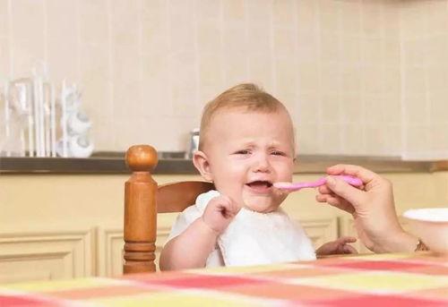 娱乐吃瓜君宝宝倒水,揭秘宝宝倒水背后的温馨瞬间  第2张